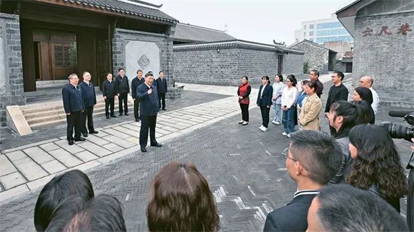习近平：注重家庭，注重家教，注重家风