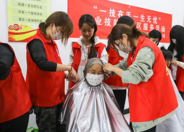甘肃省职业教育活动周 | 甘肃东方工业中等专业学校举办学子进社区践行活动