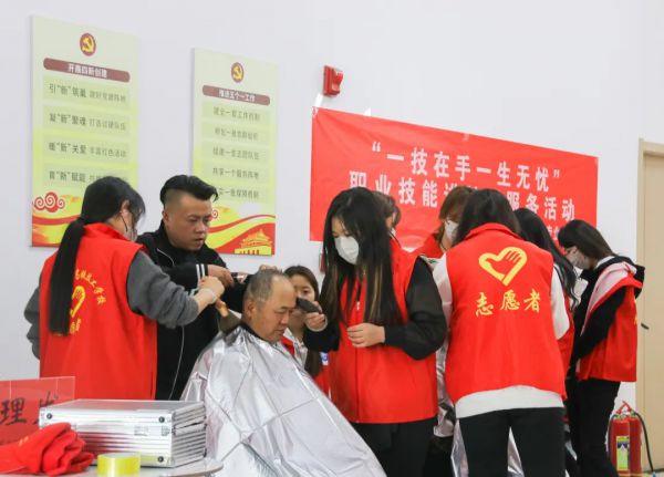 甘肃省职业教育活动周 | 甘肃东方工业中等专业学校举办学子进社区践行活动