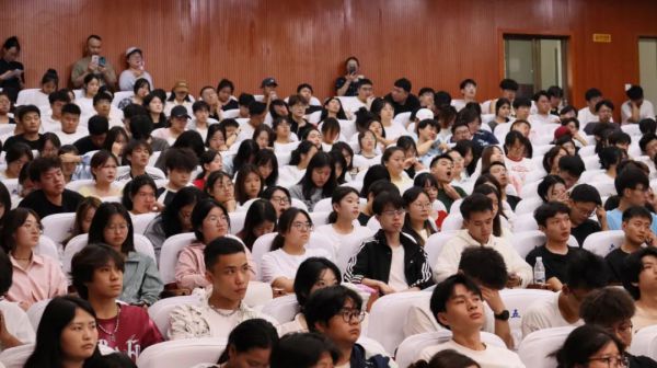 甘肃远大继续教育专修学院2025级统招专升本新生开学典礼盛大举行