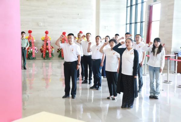 追寻红色记忆 传承革命精神 || 陇南育才学校组织党员教师开展“迎七一”主题党日活动