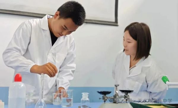 启升学校化学实验技能大赛圆满落幕，精准配置见真章！