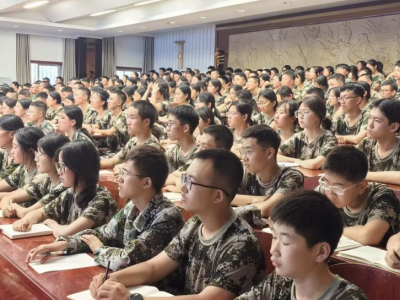 知法明理 行有所止——白银市平川中恒学校举行高一新生法治与行为规范专题教育讲座