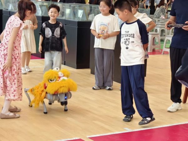 探索科技奥秘，点燃创新梦想——兰州新亚中学小学部校园科技节