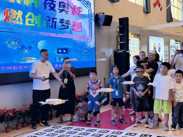 探索科技奥秘，点燃创新梦想——兰州新亚中学小学部校园科技节