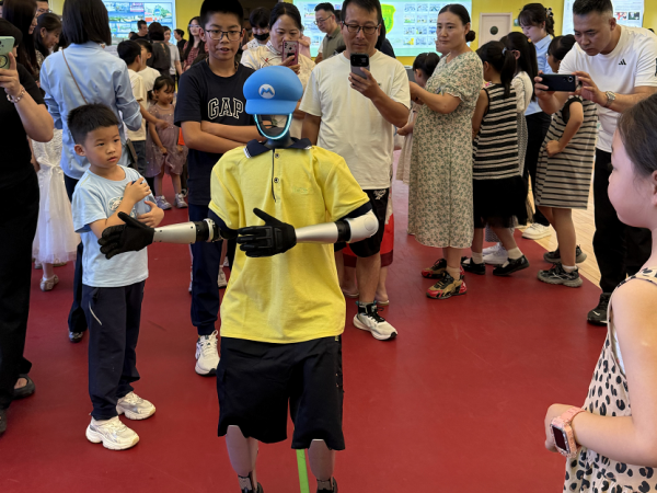 探索科技奥秘，点燃创新梦想——兰州新亚中学小学部校园科技节
