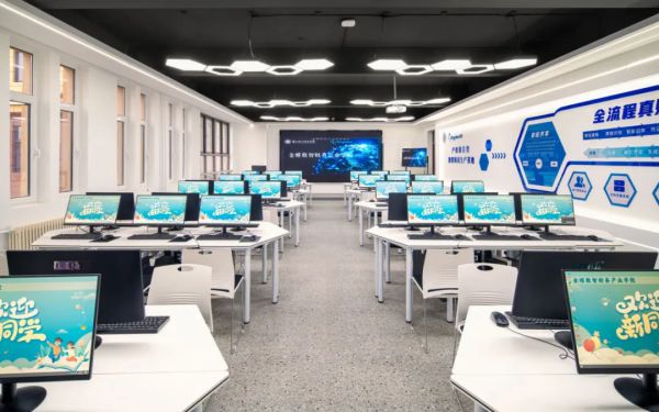 AI进课堂!兰州信息科技学院这样做