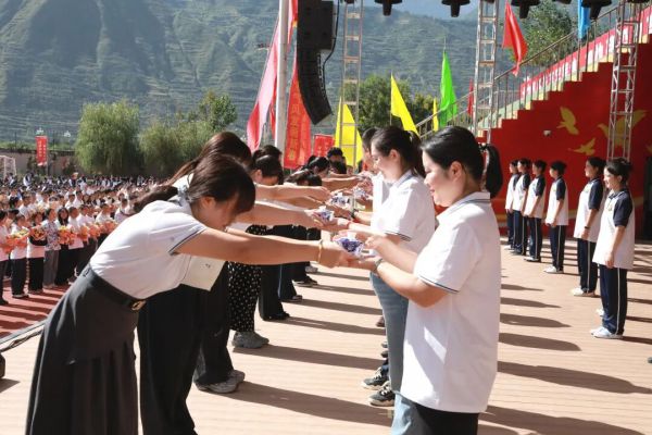 牢记初心！全省各民办学校多种形式庆祝第41个教师节