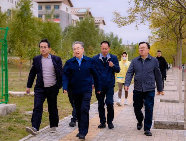 秋色徒步，放松身心 | 甘肃财贸职业学院开展2025年秋季徒步活动