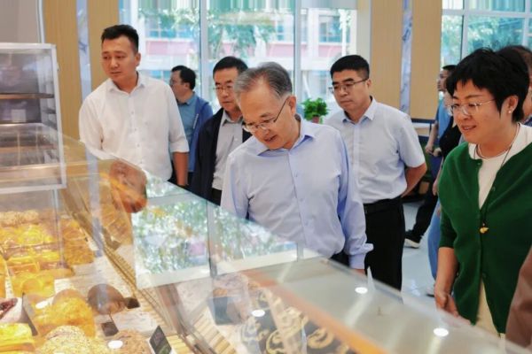 甘肃财贸职业学院校领导开展陪餐检查 守护学生“舌尖上的安全”