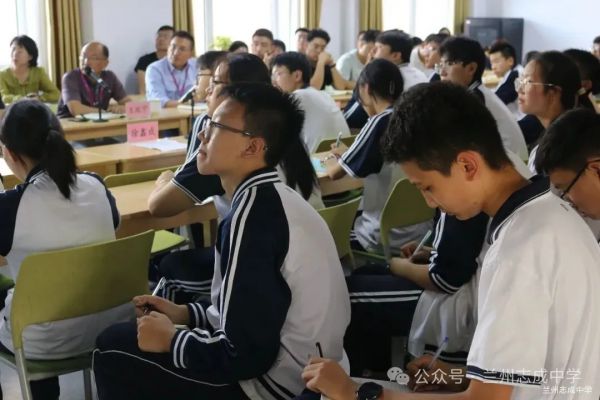 拓宽育人渠道,助力拔尖培养——兰州志成中学召开赴西交大参加创新拔尖人才培养夏令营活动学生报告会探讨单科优秀人才培养