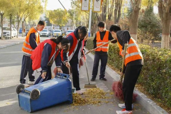 秋风扫落叶 青春正当时——白银市平川中恒学校志愿者活动纪实