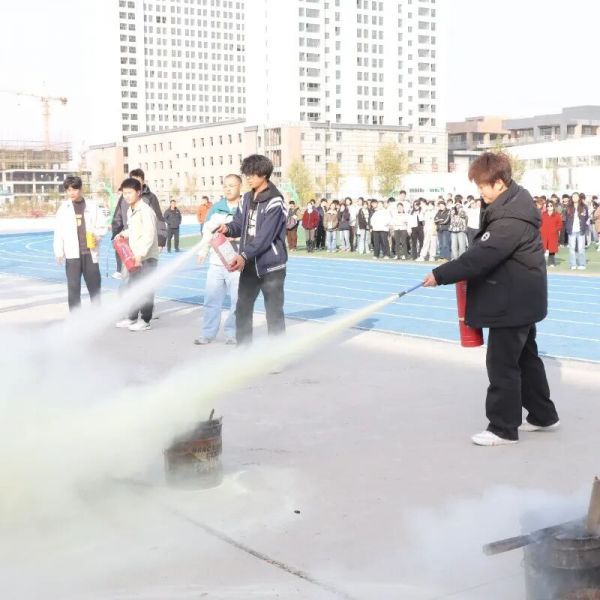 火速行动,防患未“燃”!直击甘肃东方工业中等专业学校消防演练超燃现场