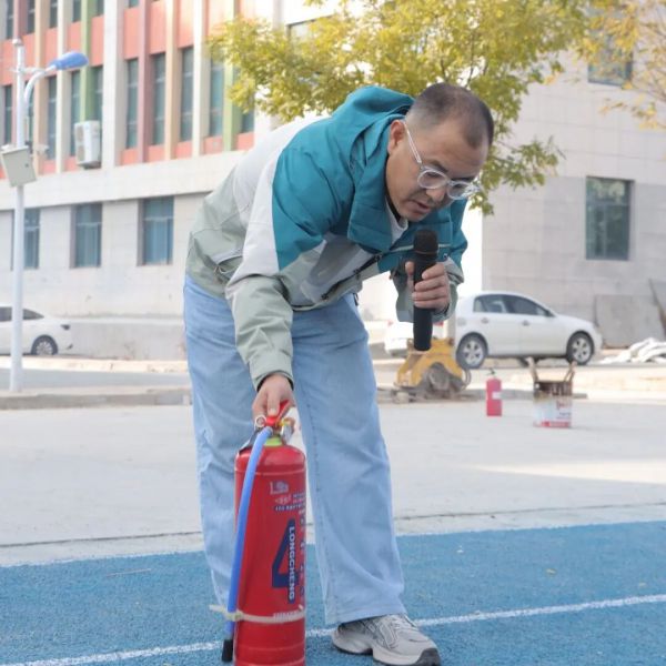 火速行动,防患未“燃”!直击甘肃东方工业中等专业学校消防演练超燃现场