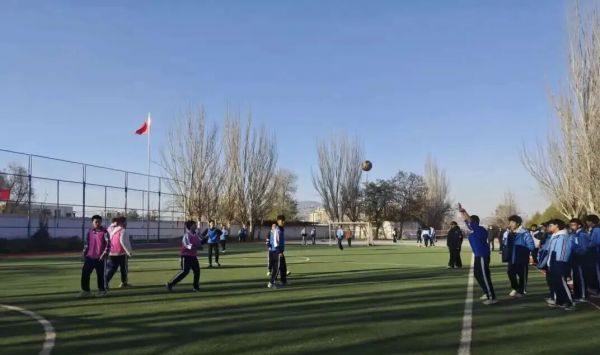 绿茵逐梦，热血不休 | 兰州文源高级中学“班级荣耀”足球比赛