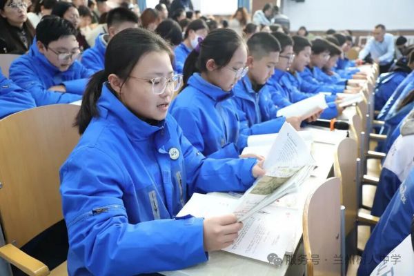 打造科研新样态，赋能育人新智慧——兰州树人中学承办兰州市初中语文专题教研活动