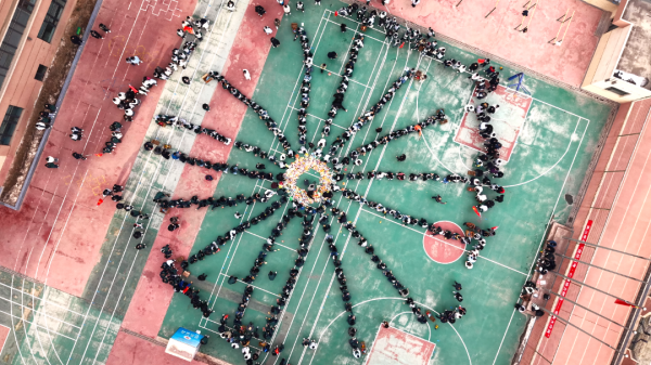 解锁备考减压“新姿势”——兰州市学府致远学校高三级部“迎战高考·心理动力赋能——零食大作战”活动纪实