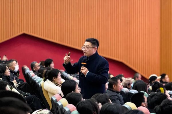 兰州市学府致远学校高一年级学业规划专题讲座纪实