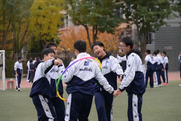 “搏”高致远 “考”出信心 | 兰州东方中学开展高三年级心理团建活动