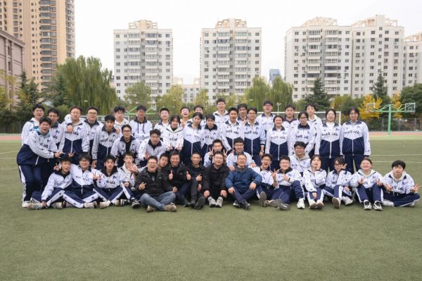 “搏”高致远 “考”出信心 | 兰州东方中学开展高三年级心理团建活动