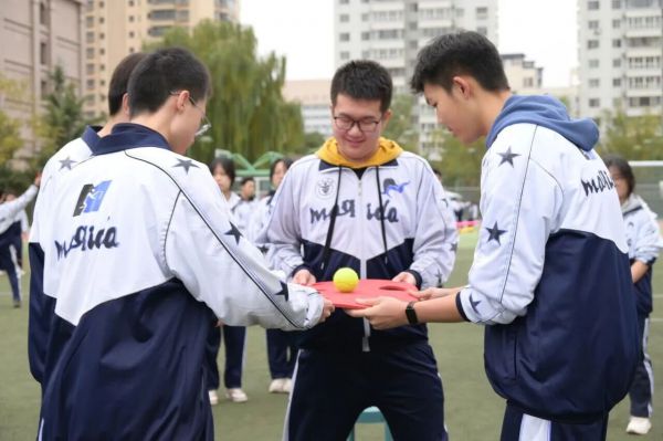 “搏”高致远 “考”出信心 | 兰州东方中学开展高三年级心理团建活动