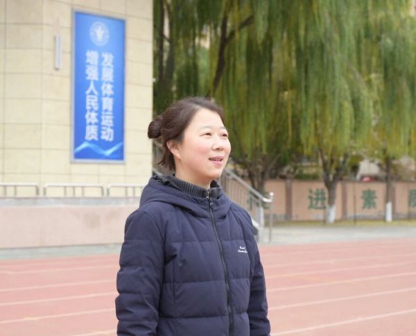 “搏”高致远 “考”出信心 | 兰州东方中学开展高三年级心理团建活动