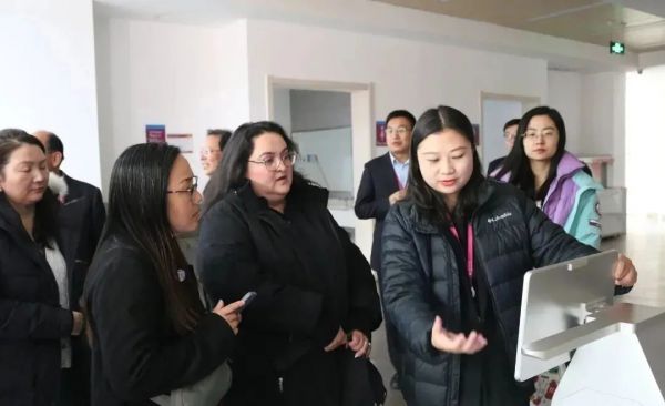 不远万里，携手共拓发展新路径——兰州志成中学与加拿大唯真皇家学院缔结友好关系