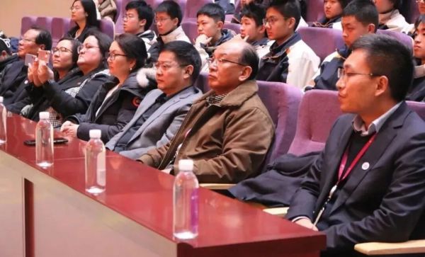 不远万里，携手共拓发展新路径——兰州志成中学与加拿大唯真皇家学院缔结友好关系