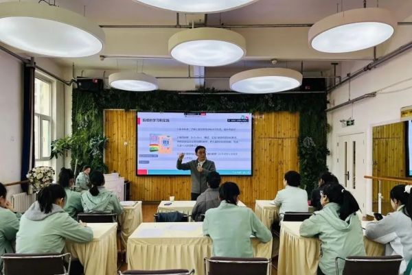 专家引领 · 共育未来——热烈欢迎“读懂儿童”创始人马顺道老师莅临山河绿茵幼儿园指导工作