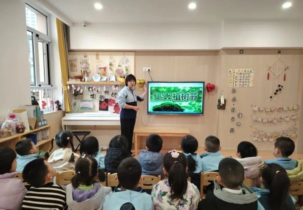 “植”此青绿 “树”你最棒——兰州城关区快乐宝堡怡景幼儿园