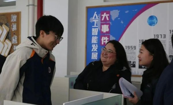 不远万里，携手共拓发展新路径——兰州志成中学与加拿大唯真皇家学院缔结友好关系